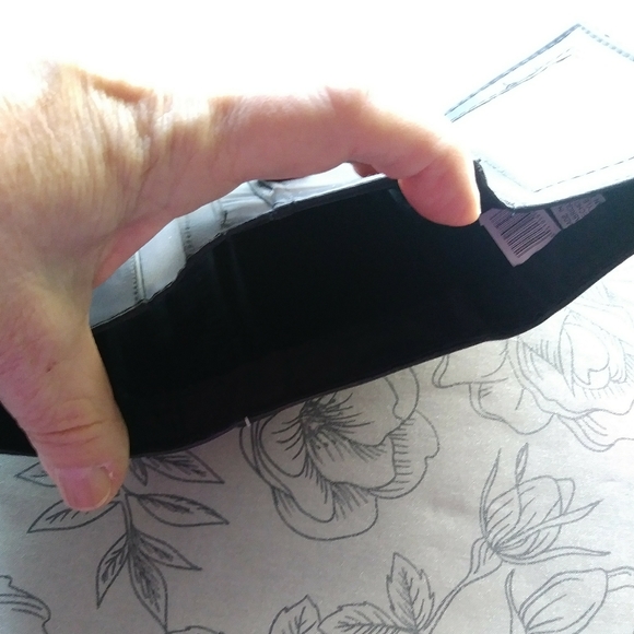 WHITE STAG Black Tri-fold Wallet - Picture 8 of 14